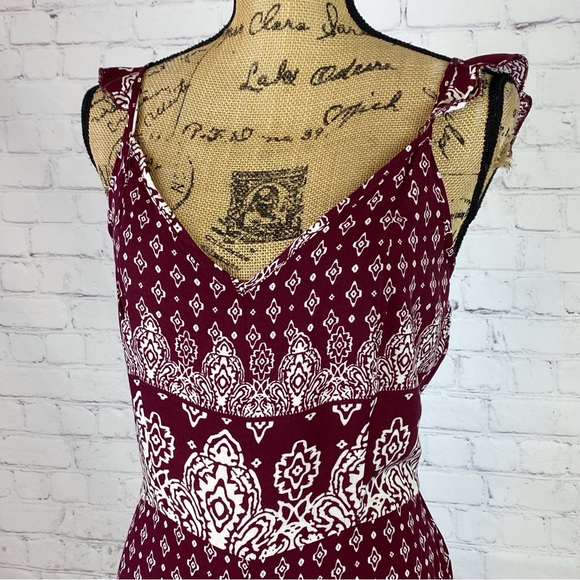 Charlotte Russe Burgandy Boho Print Ruffle Cap Sleeve Jumpsuit - Picture 2 of 2